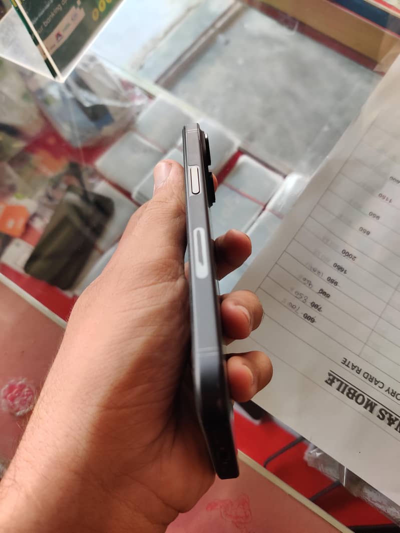 Apple iPhone 15 3