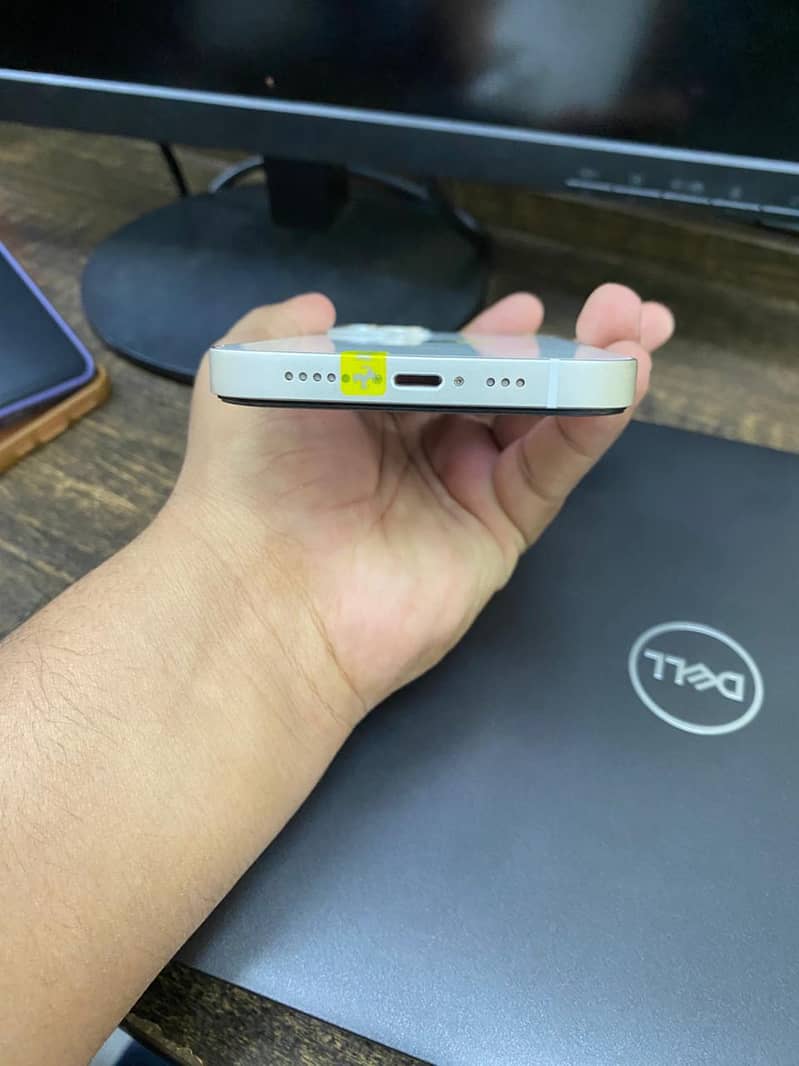 Apple iPhone 13 3