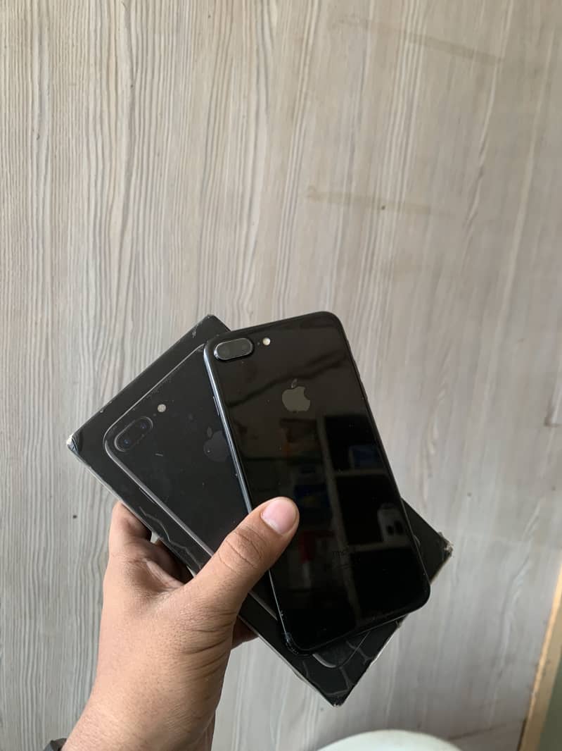 Apple iPhone 7 Plus 0