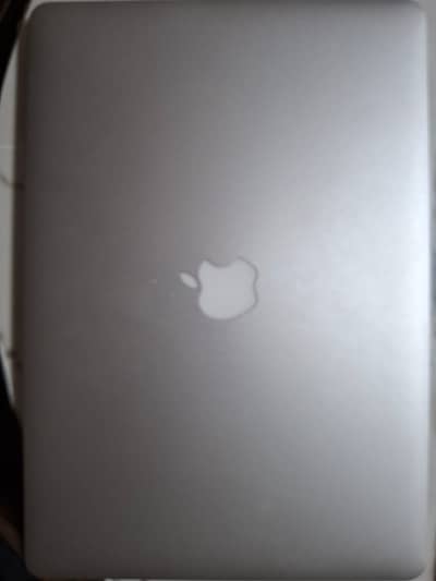 Apple Laptop in Excellent Condition