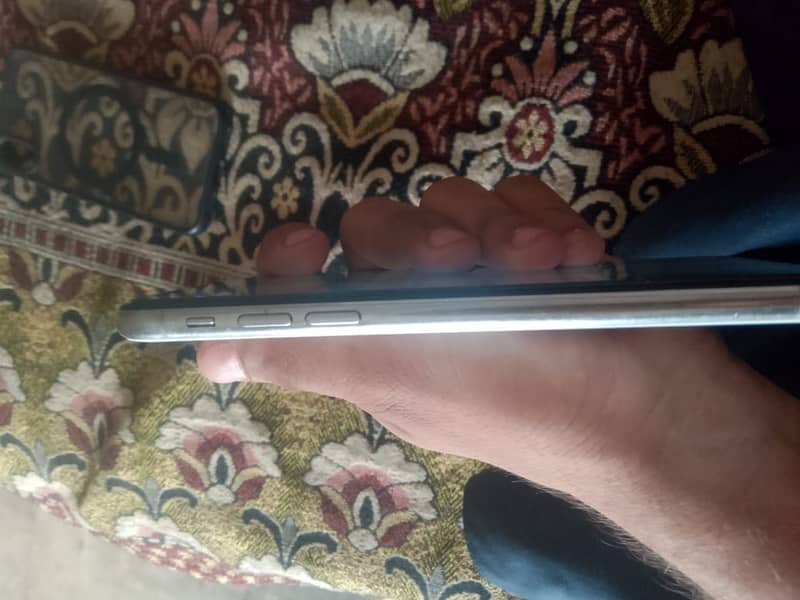 Apple iPhone X 4