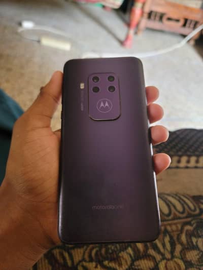 Motorola One zoom6/128