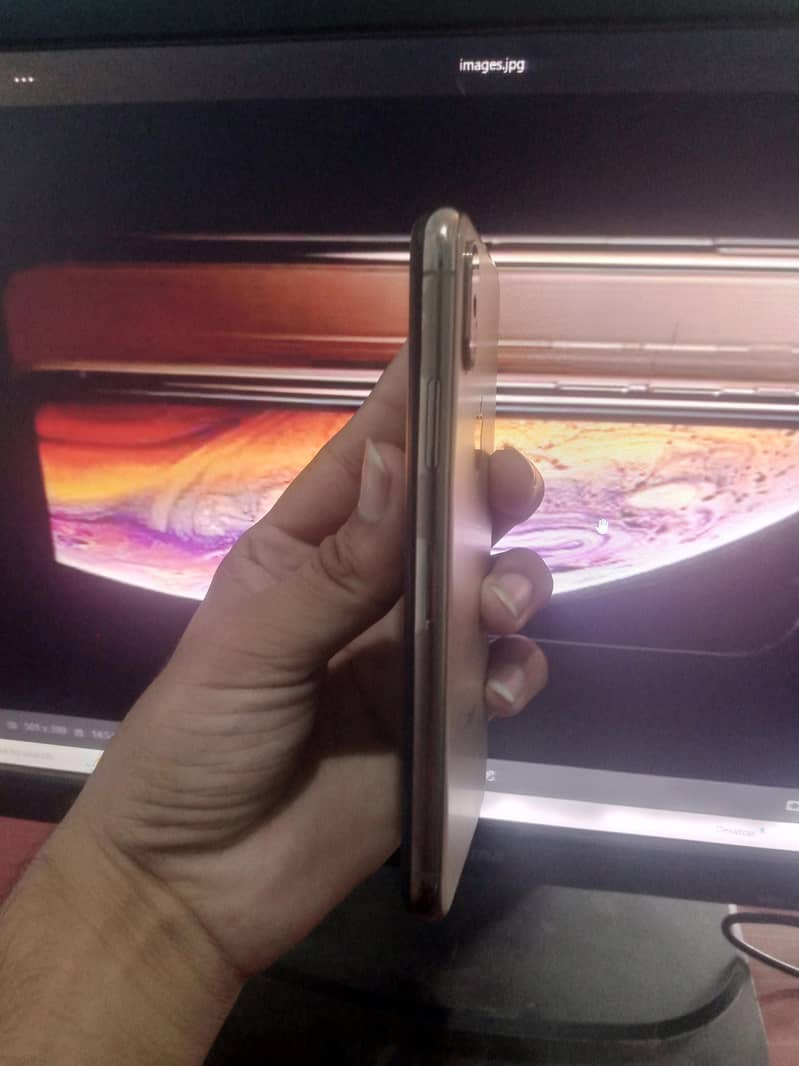 Apple iPhone XS 6