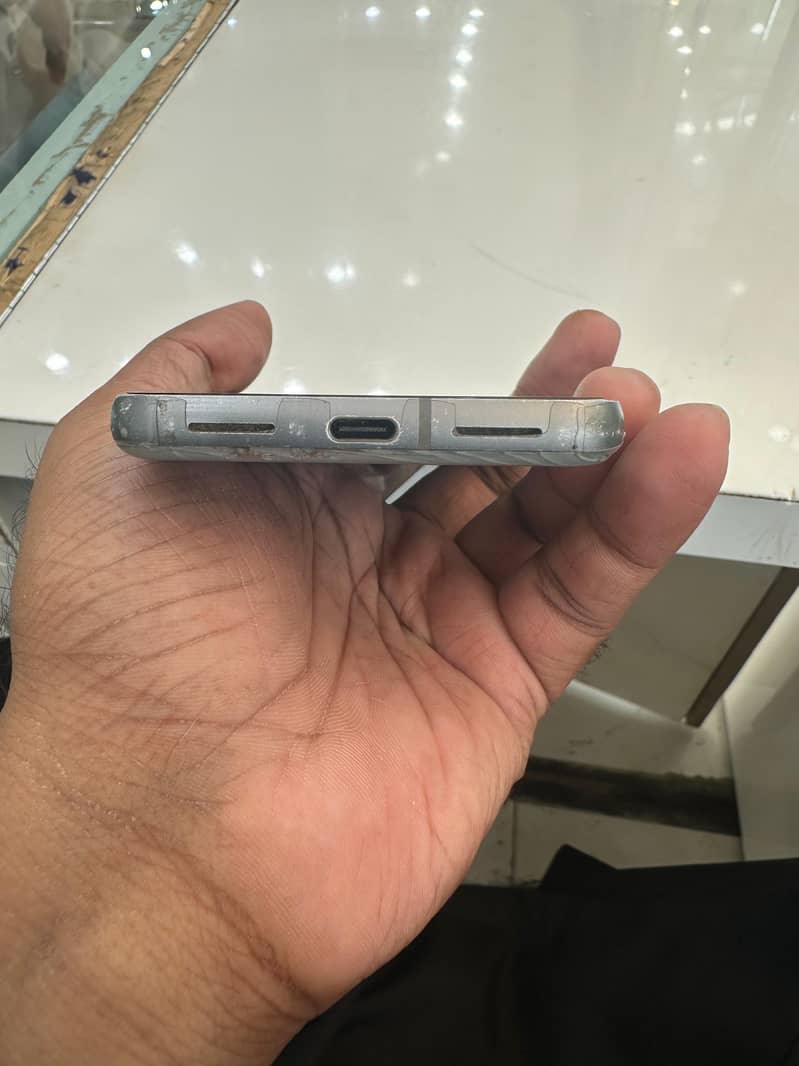 Google Pixel 8 3
