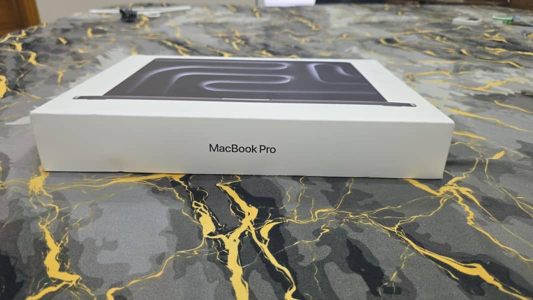 MAC BOOK PRO 1TB M5 16" 3