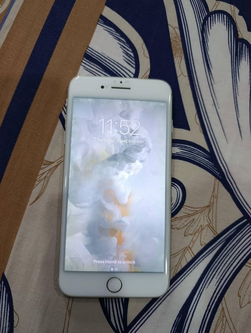 Apple iPhone 7 Plus 1