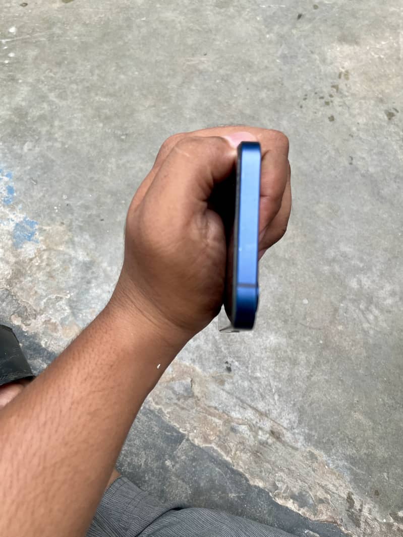 Apple iPhone 12 1