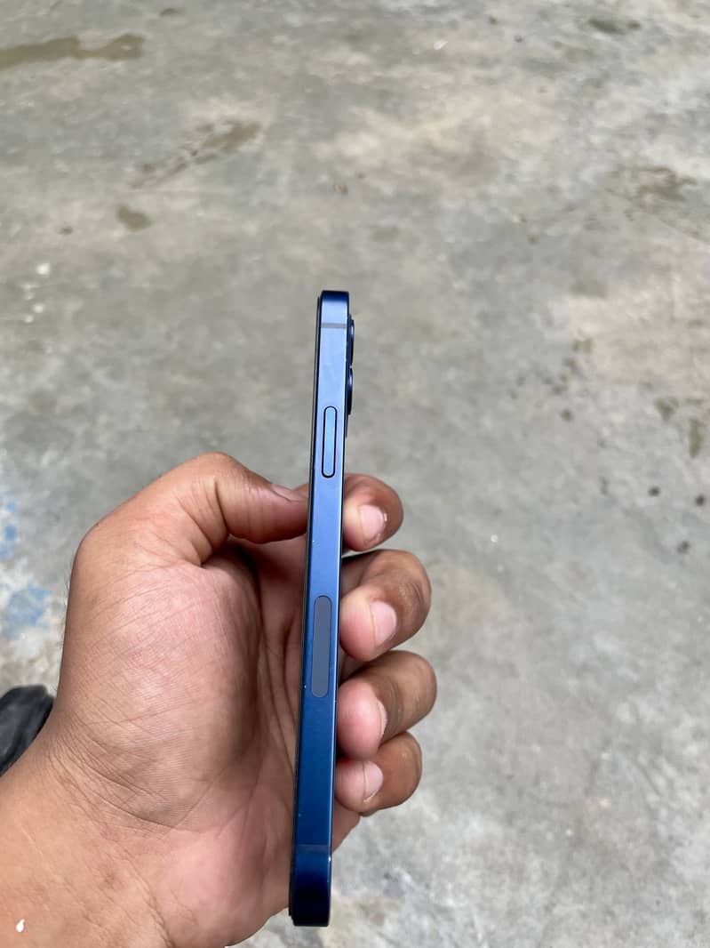 Apple iPhone 12 7