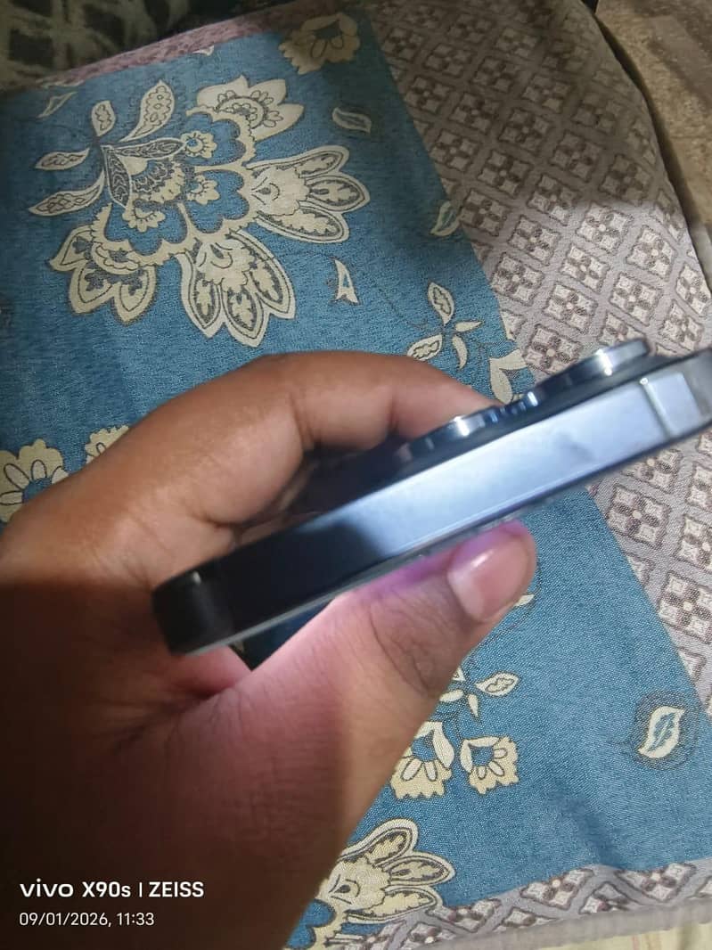 Apple iPhone 13 Pro 2