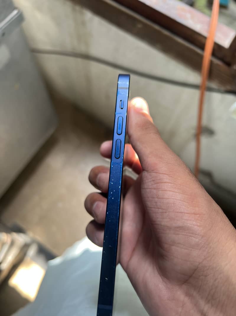 Apple iPhone 12 2