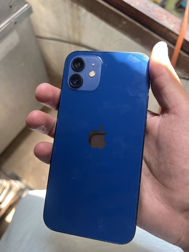 Apple iPhone 12 3