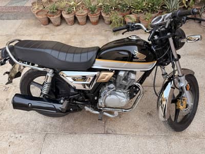 Honda CG 150 Black/Silver (2 Tone)