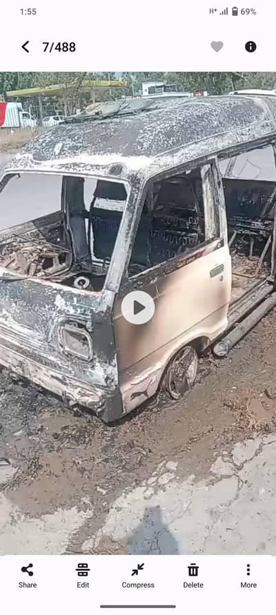 جلی ہوئی گاڑی