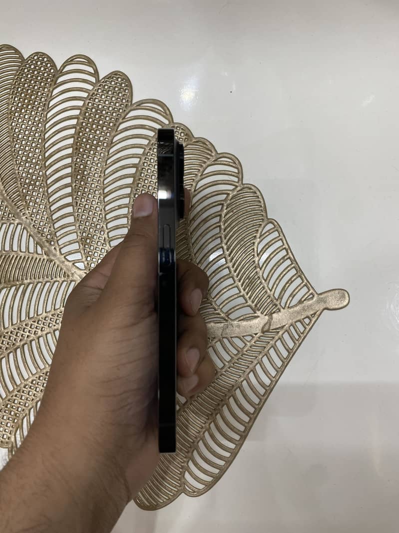 Apple iPhone 14 Pro 2