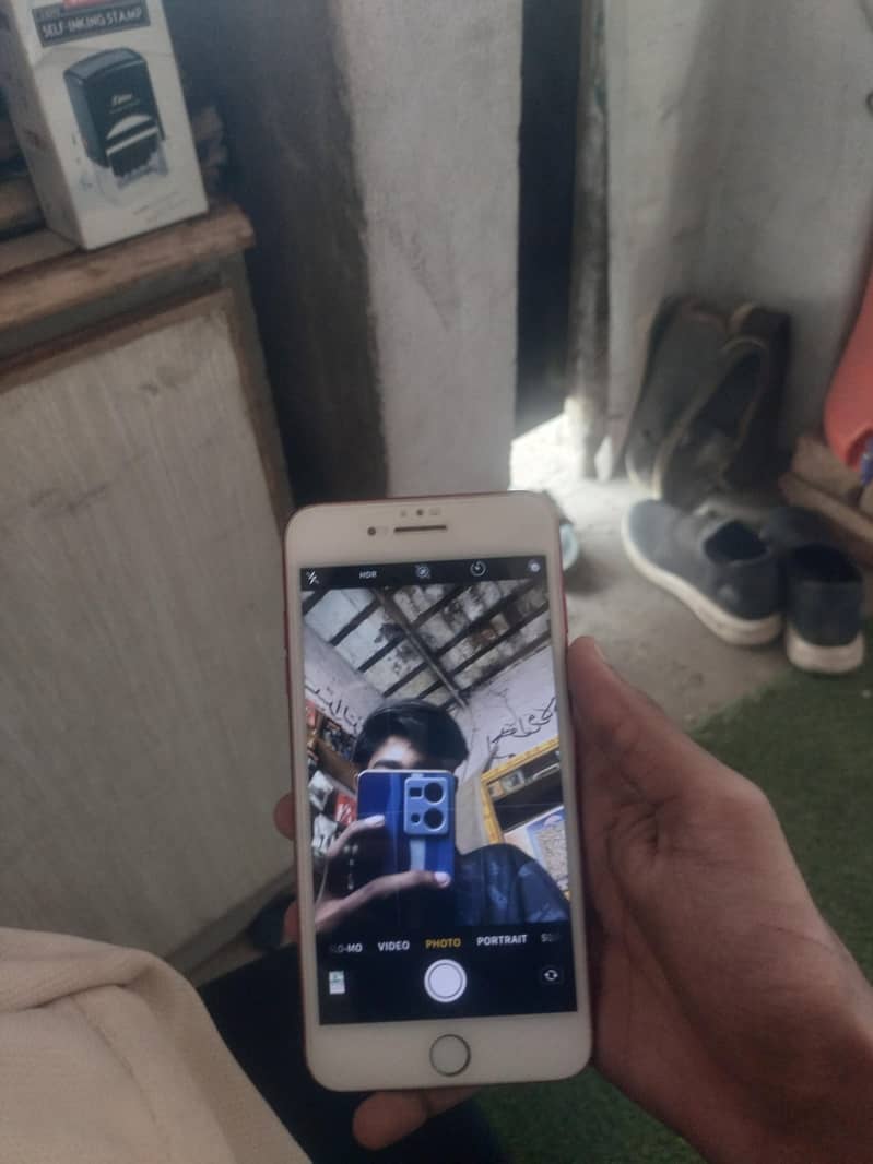 Apple iPhone 7 Plus 0
