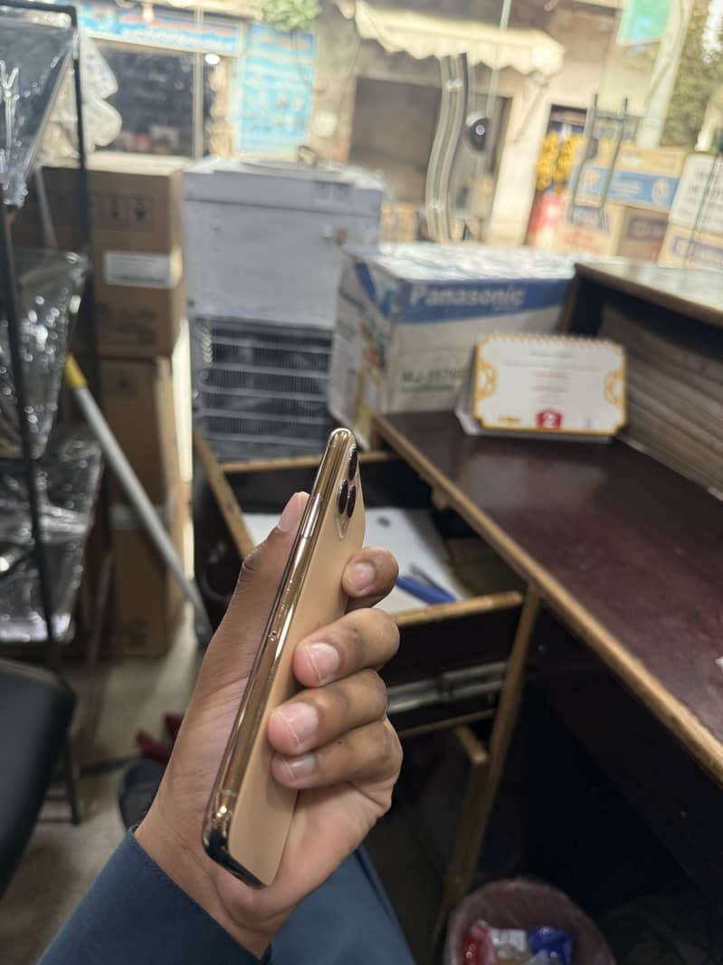 Apple iPhone 11 Pro 1