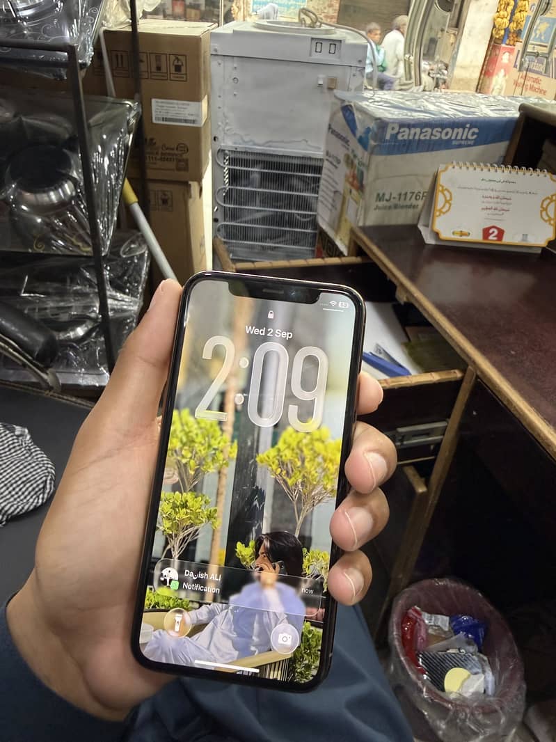 Apple iPhone 11 Pro 2