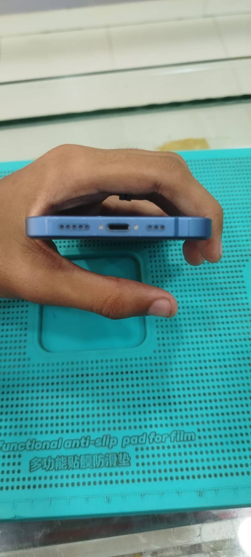 Apple iPhone 13 2