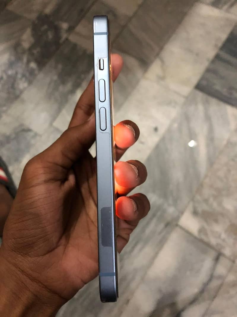 Apple iPhone 14 7