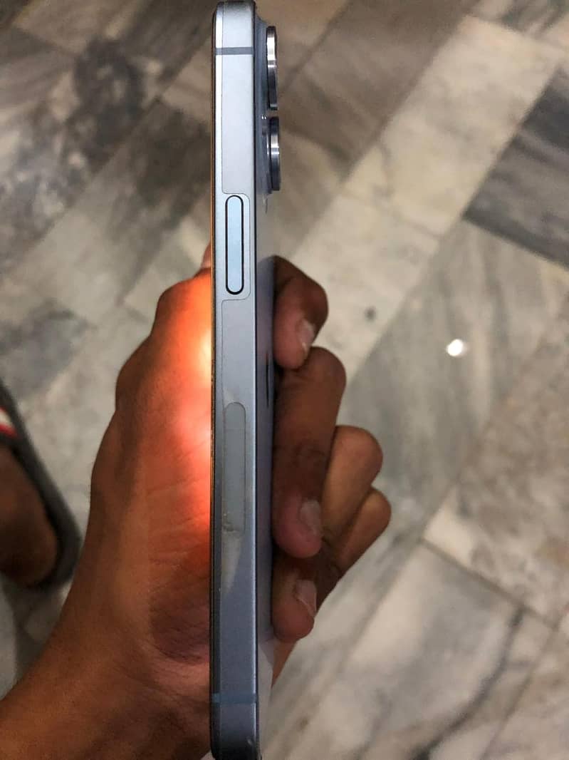 Apple iPhone 14 11