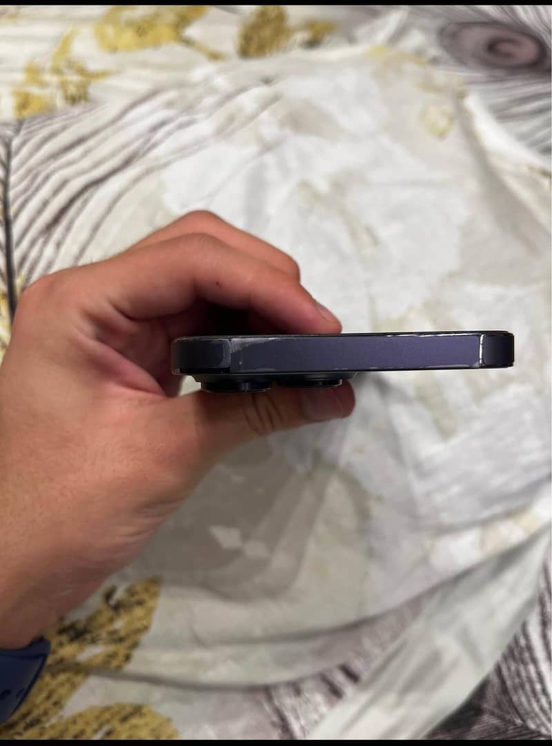 iPhone 14 pro max 2