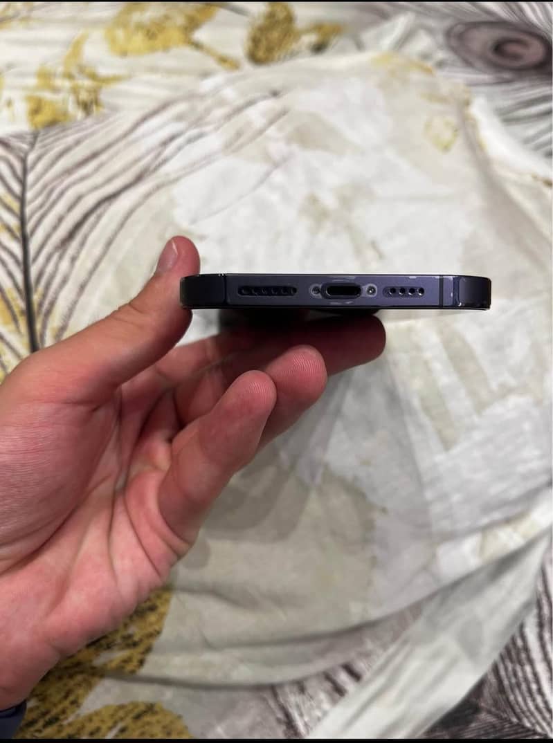 iPhone 14 pro max 3