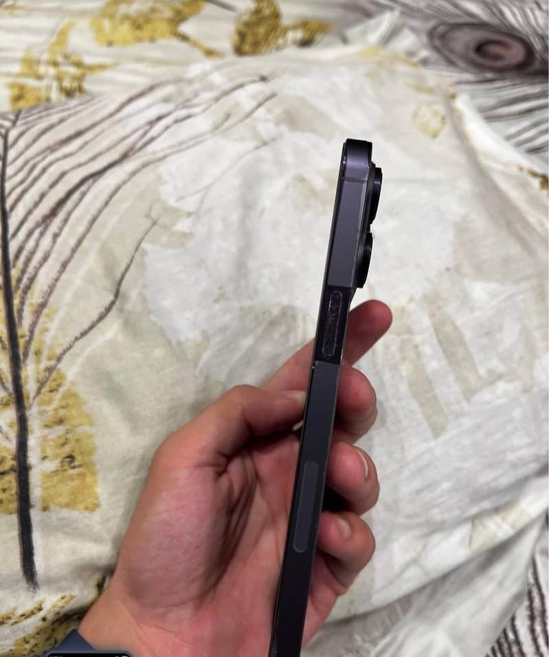 iPhone 14 pro max 5