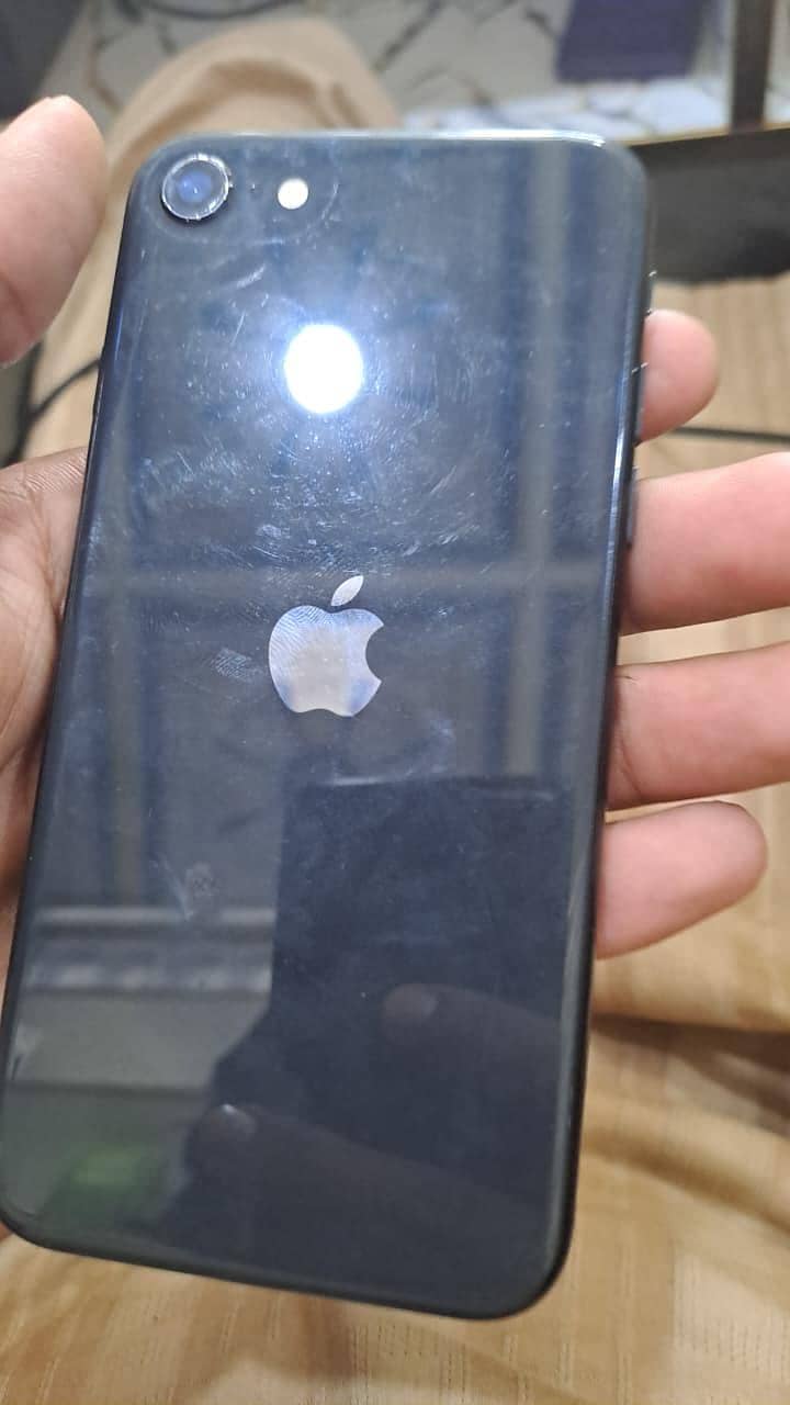 Apple iPhone SE2020 1