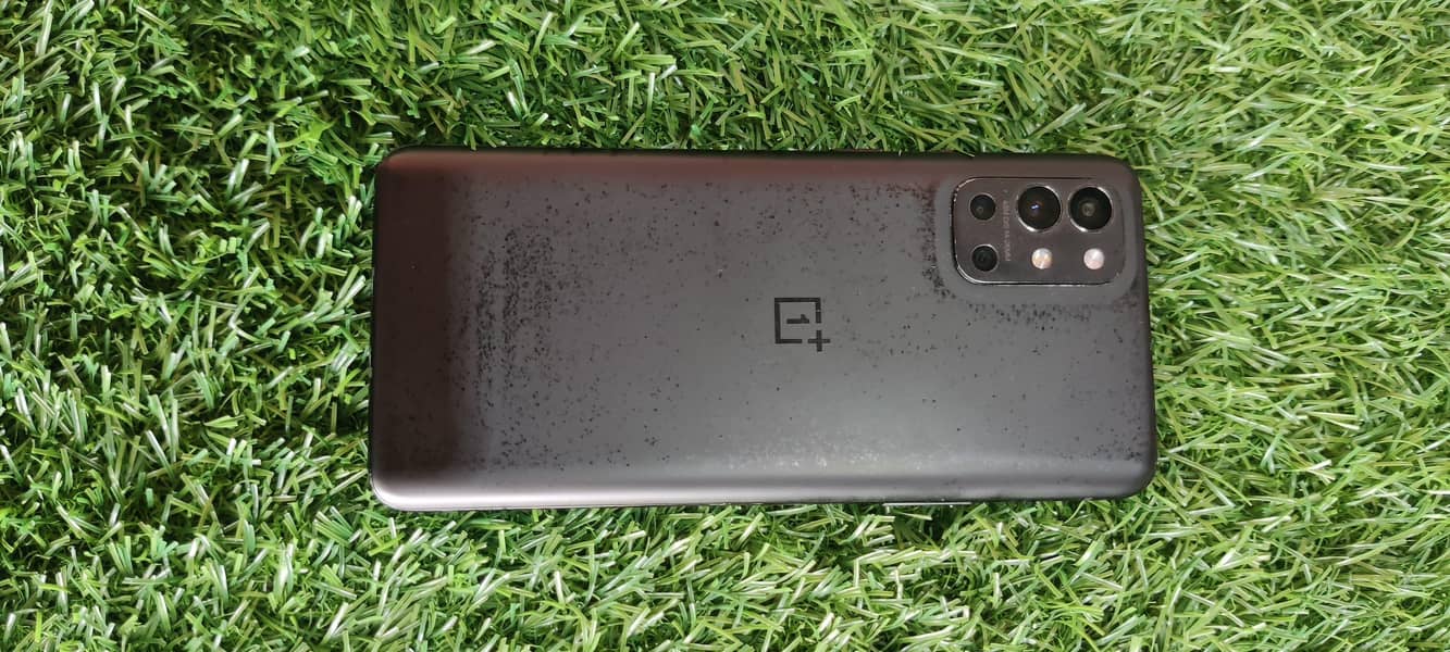 One Plus 9R 1
