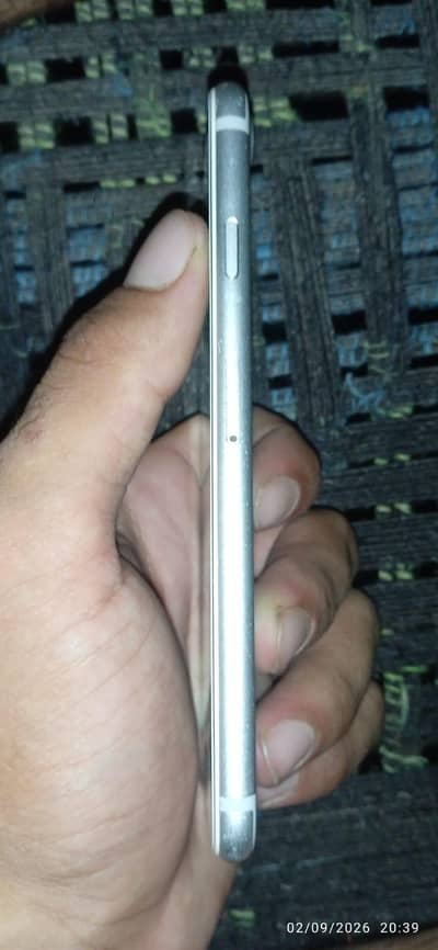 Apple iPhone 7