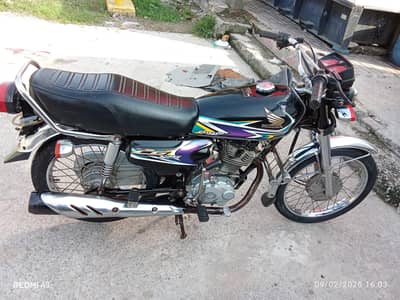 bike hona 125 totally ganian condition