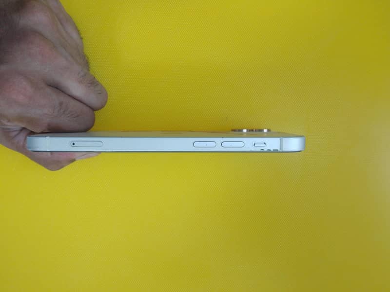 Apple iPhone 12 1