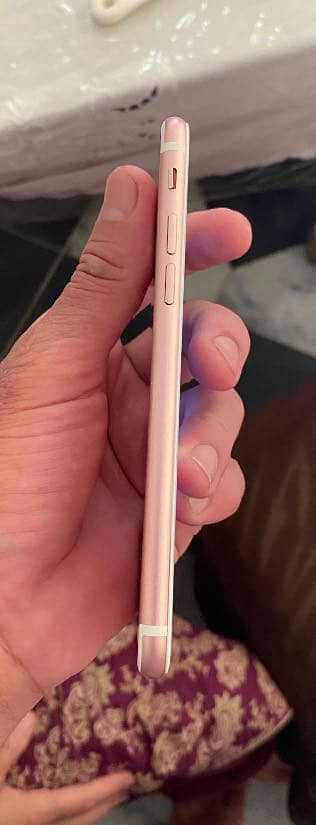Apple iPhone 7 1