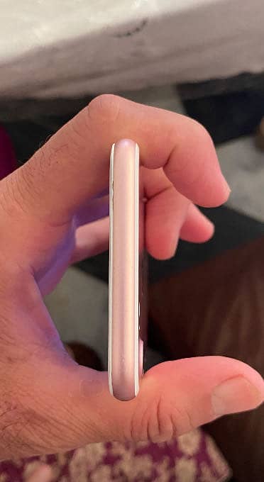 Apple iPhone 7 3