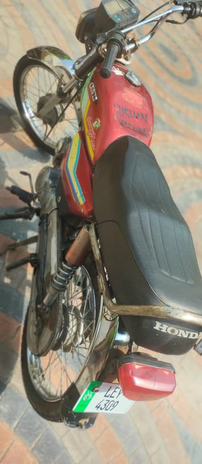 Eagle 2014 model very urgent for sale helment and wire lock sath free