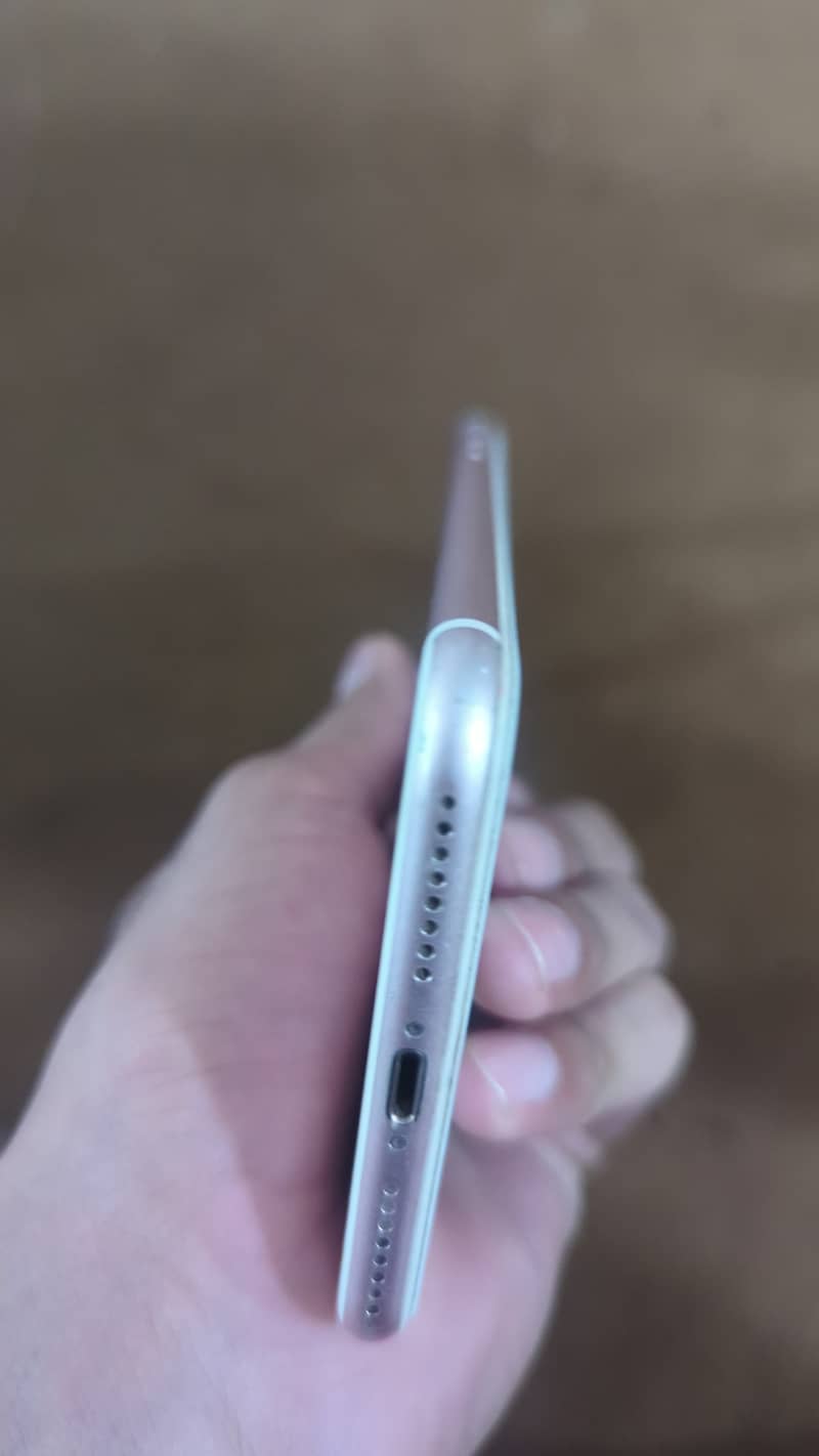 Apple iPhone 7 Plus 5