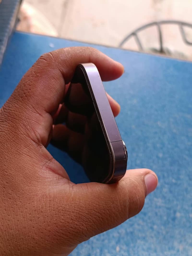 Apple iPhone 14 Pro 8