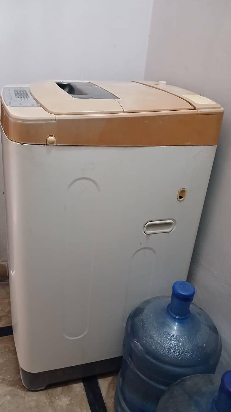 automatic washing machine 10