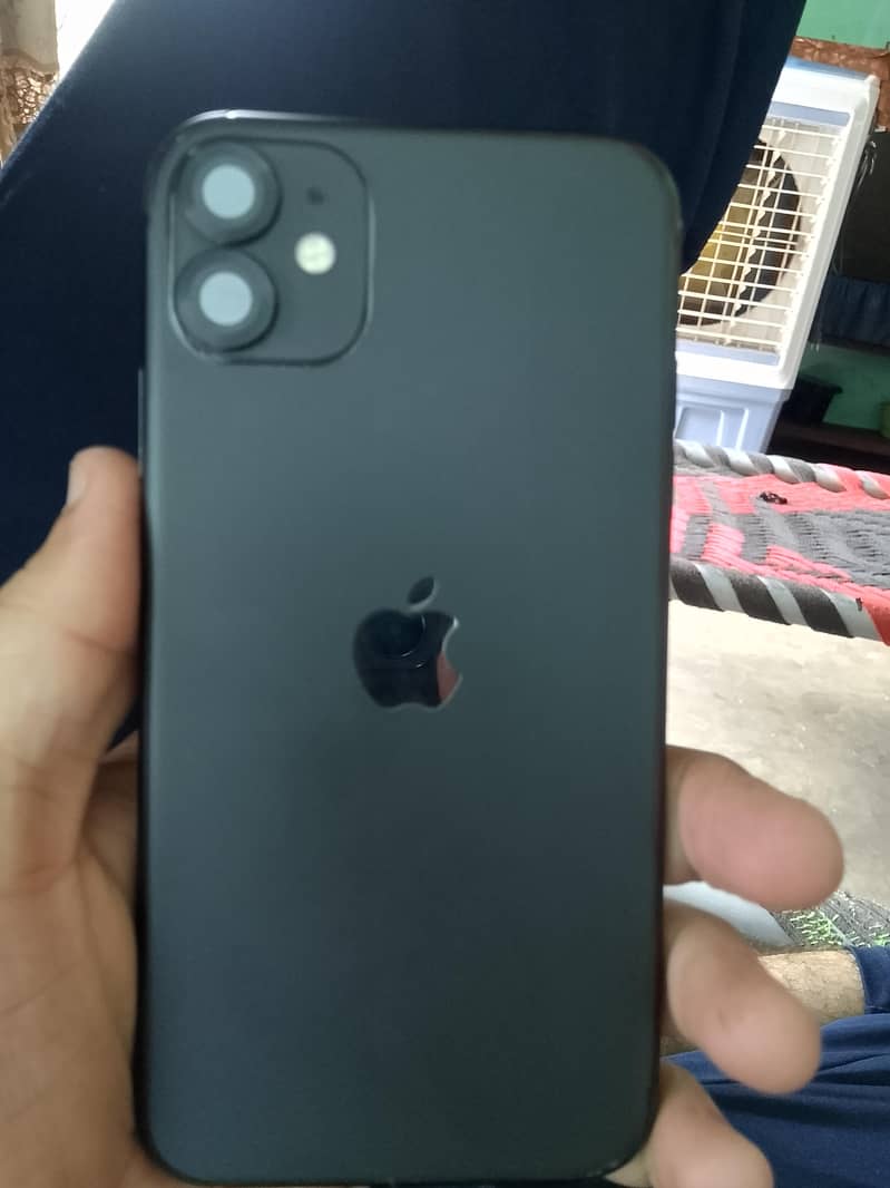 Apple iPhone 11 4