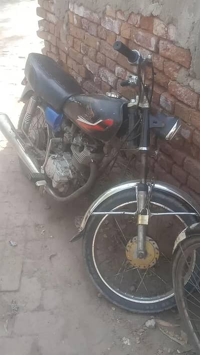 Honda CD 125 for sale 2004 model WhatsApp number 0304 3963 930