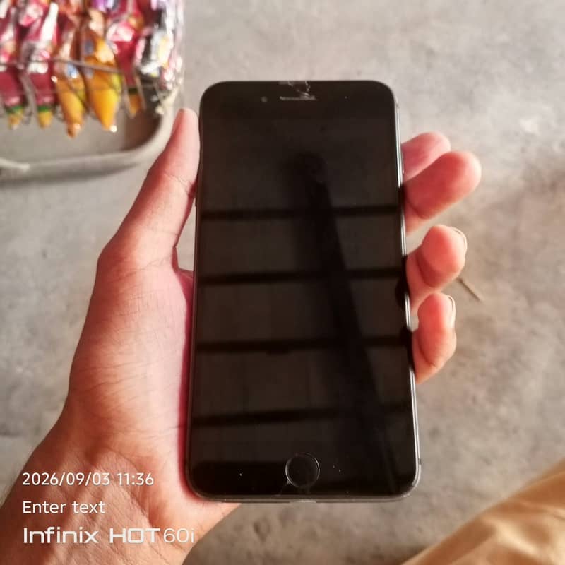 Apple iPhone 8 Plus 1
