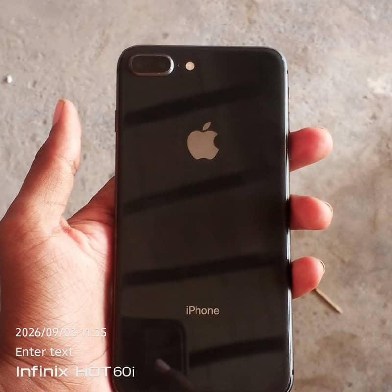 Apple iPhone 8 Plus 2