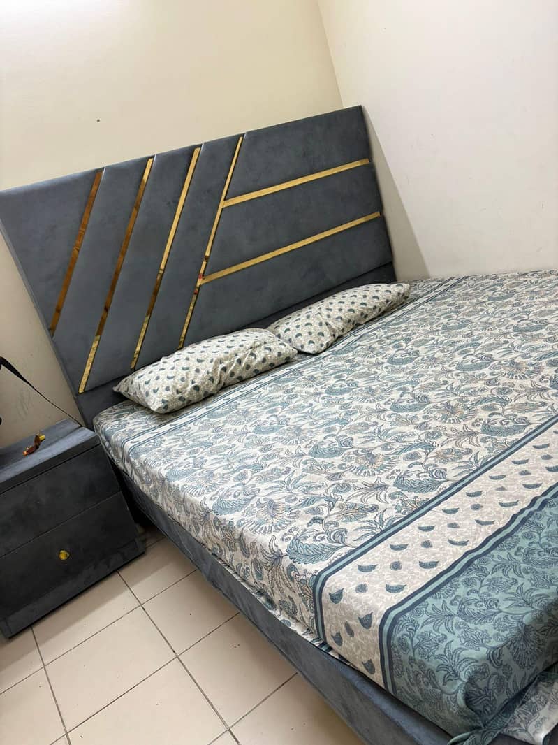 duble bed 0
