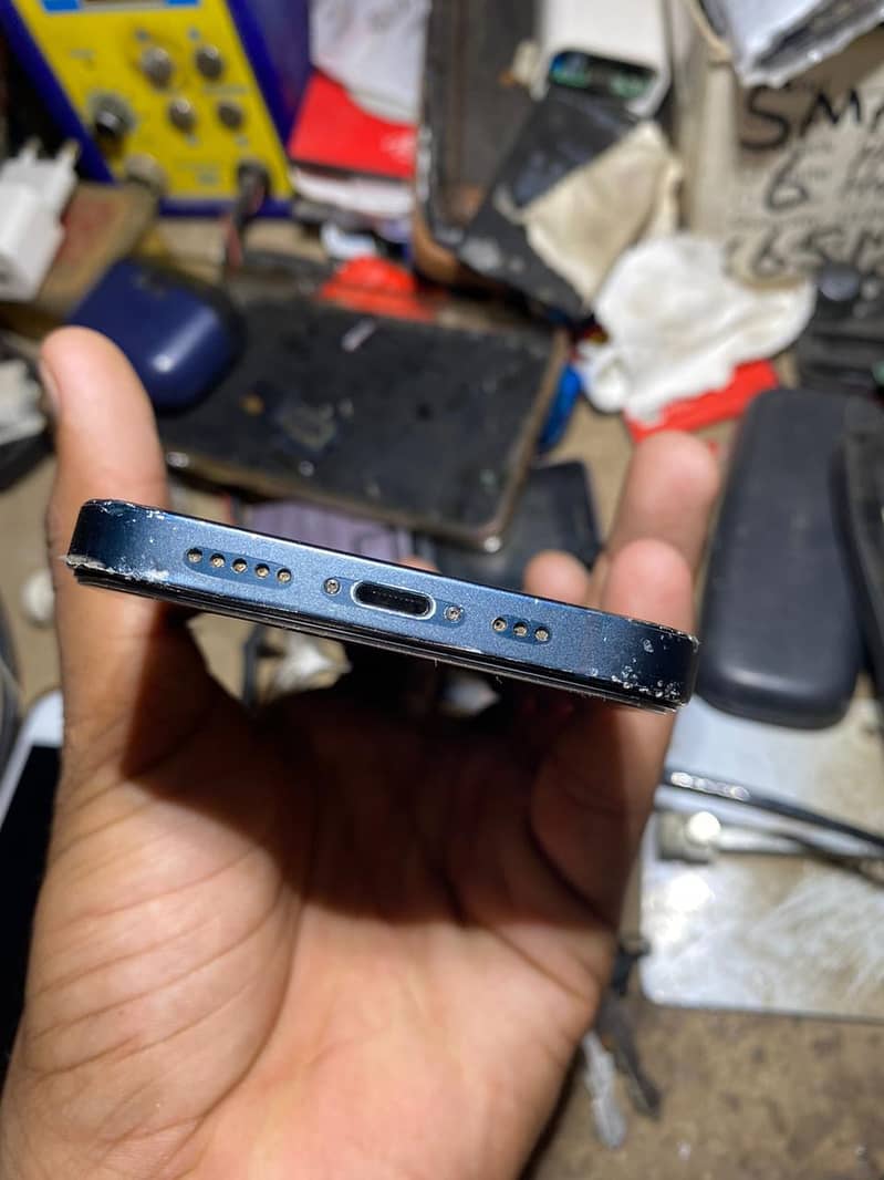 Apple iPhone 13 4