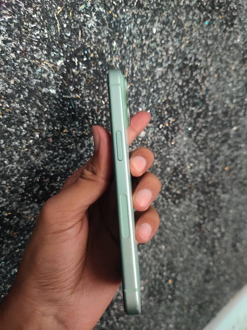 Apple iPhone 15 2