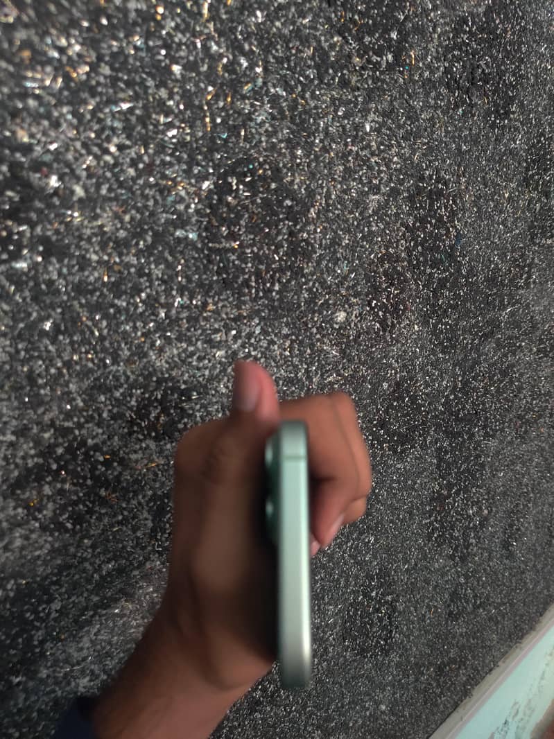 Apple iPhone 15 5