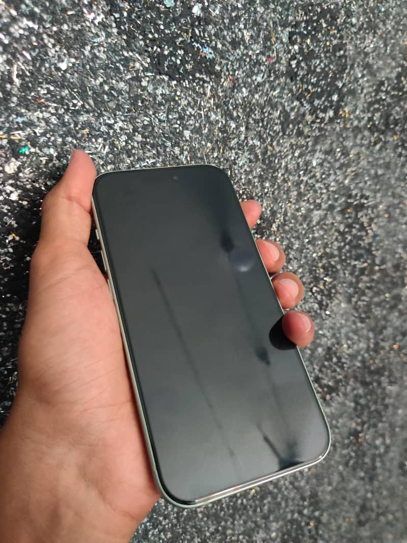 Apple iPhone 15 6