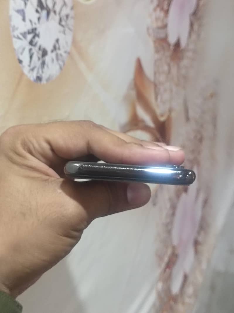Apple iPhone XS 1