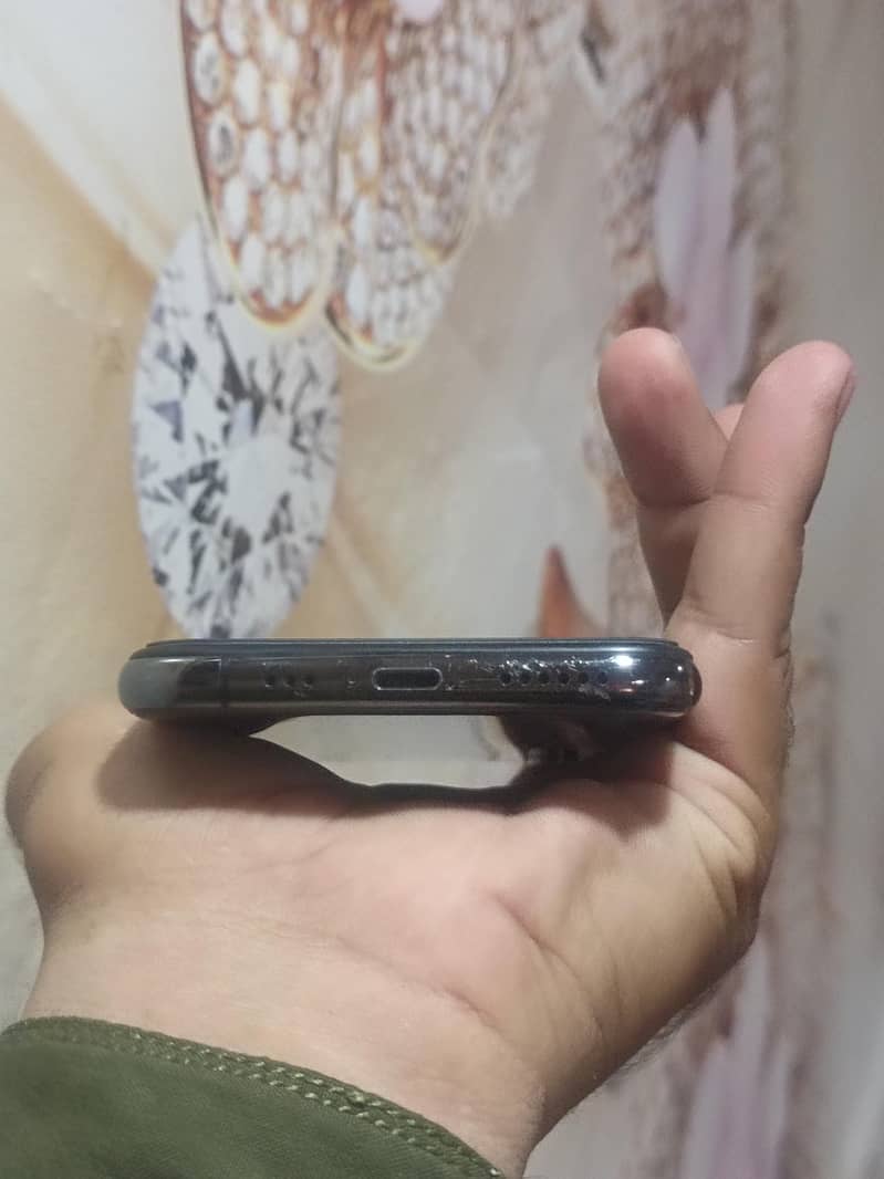 Apple iPhone XS 3