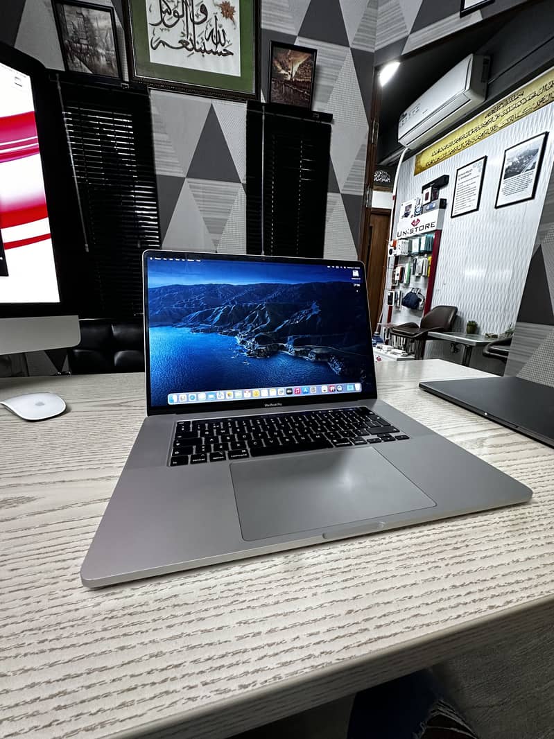 Macbook Pro (2019) 0